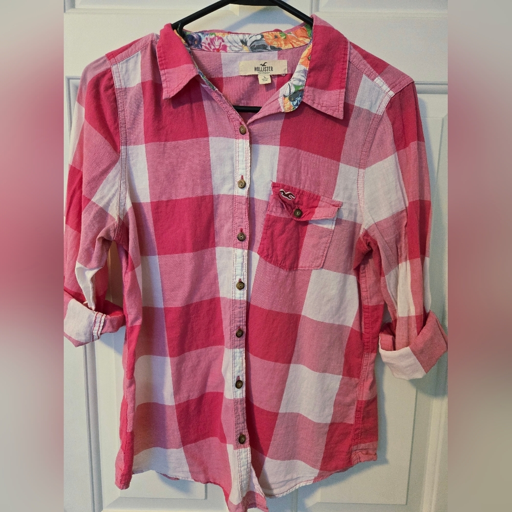 Vintage 2000s Hollister Women's Pink And White Plaid Shirt With Floral Accents